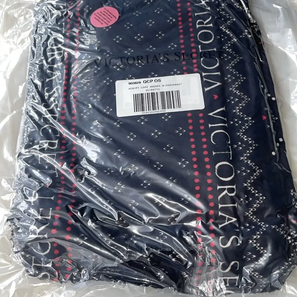 Victoria's Secret Soft Sherpa Cozy Fleece Throw Plush Blanket NWT